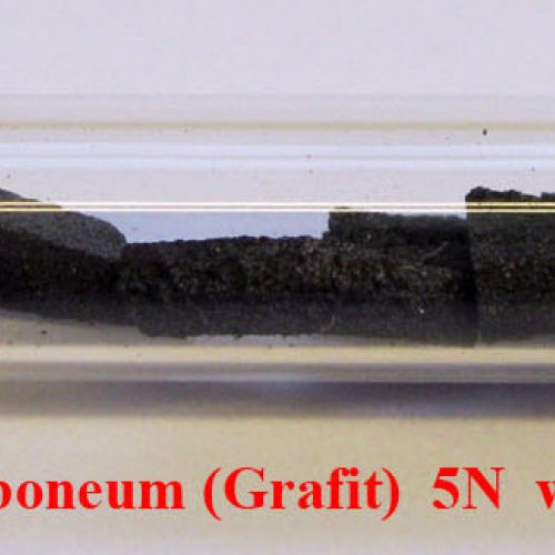 Uhlík - C - Carboneum-Grafit-Tuha. Carbon pieces platejpg