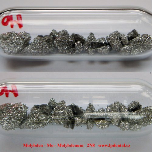 Molybden - Mo - Molybdenum  Metal fragments of molybdenum