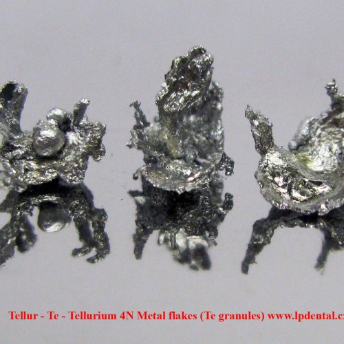 Tellur - Te - Tellurium 4N Metal flakes (Te granules).jpg