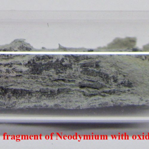 Neodym - Nd - Neodymium Metal fragment of Neodymium with oxide sufrace (Nd2O3).jpg