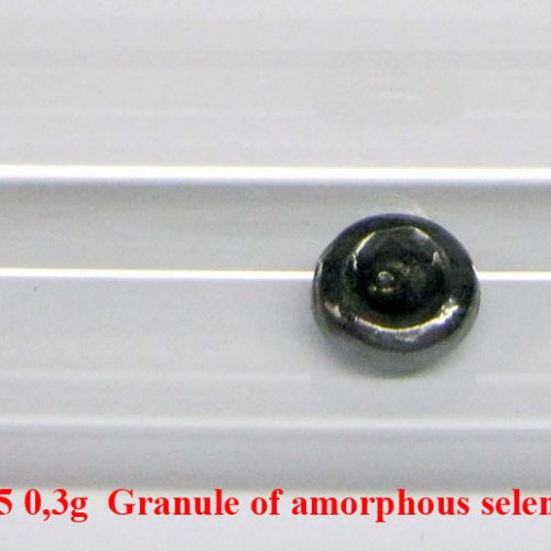 Selen - Se - Selenium 2N5 0,3g  Granule of amorphous selenium..jpg