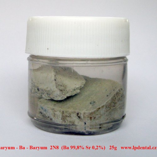 Baryum - Ba - BariumMetal Barium piece in oil with oxide surface.