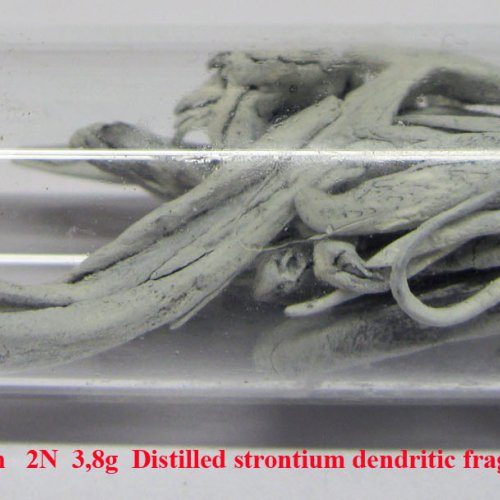Stroncium - Sr - Strontium   2N  3,8g  Distilled strontium dendritic fragments. 1.jpg