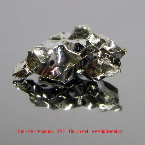 Cín - Sn - Stannum   3N5   Tin crystal 3.jpg