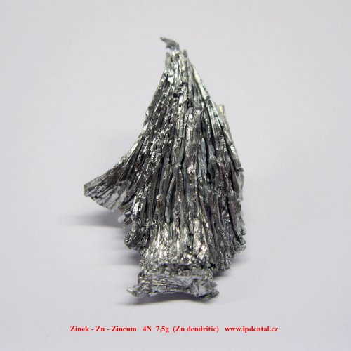 Zinek - Zn - Zincum   4N  Zinc-crystalline dendritic lumps piece.