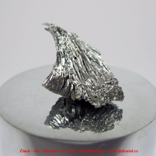 Zinc-crystalline dendritic lumps piece.Zinc Metal Cylinder Rod 