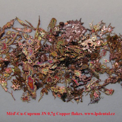 Měď-Cu-Cuprum 3N 0,7g Copper flakes. 1.jpg