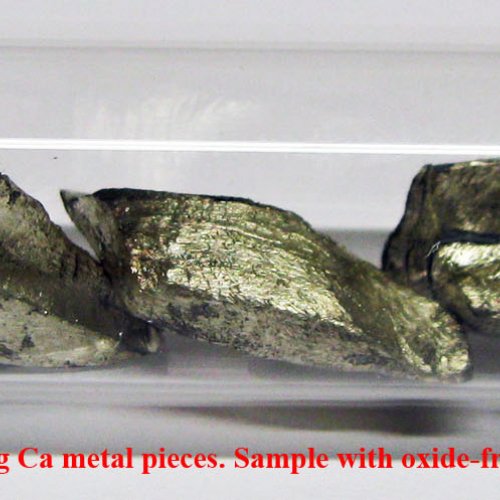 Vápník-Ca-Calcium 2N8 1,8g Ca metal pieces. Sample with oxide-free surface. www.lpdental.cz.jpg