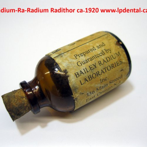 Radium-Ra-Radium Radithor ca.1920 11.jpg