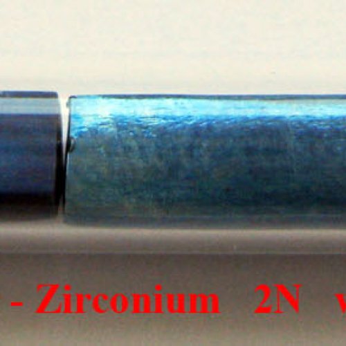 Zirkonium - Zr - Zirconium   Metal machined pieces-colored