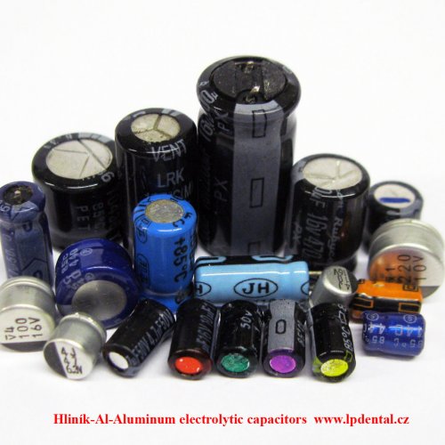 Hliník-Al-Aluminum electrolytic capacitors.jpg
