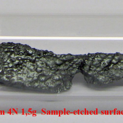 Selen - Se - Selenium 4N 1,5g  Sample-etched surface..jpg