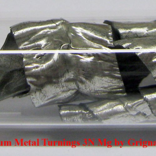 Hořčík - Mg - Magnesium Metal Turnings 3N Mg by Grignard.jpg