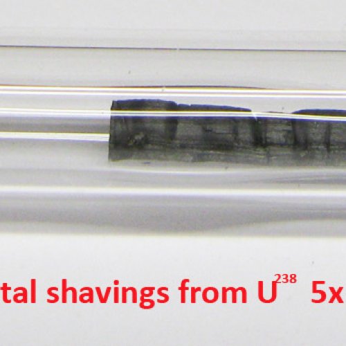 Uran-U-Uranium 3N 0,05g Metal shavings from U238 5x1x0,05 mm.jpg
