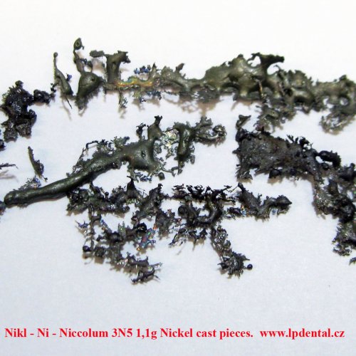 Nikl - Ni - Niccolum 3N5 1,1g Nickel  cast pieces. 2.jpg