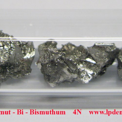 Bismut - Bi - Bismuthum    4N Native Bismuth (smal crystal)