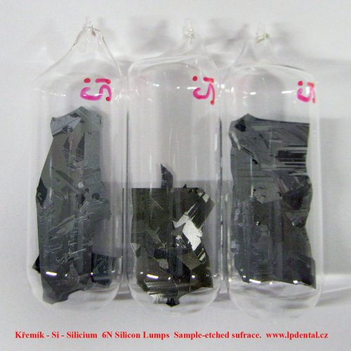 Křemík - Si - Silicium  6N Silicon Lumps  Sample-etched sufrace. 1.jpg
