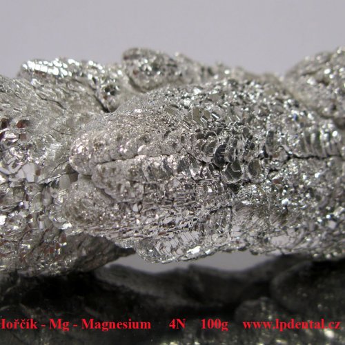 Hořčík - Mg - Magnesium Distilled Magnesium crystals(2).jpg