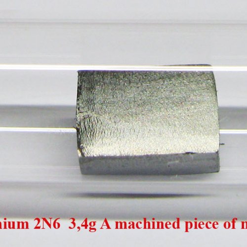 Neodym - Nd - Neodymium 2N6  3,4g A machined piece of metal.jpg